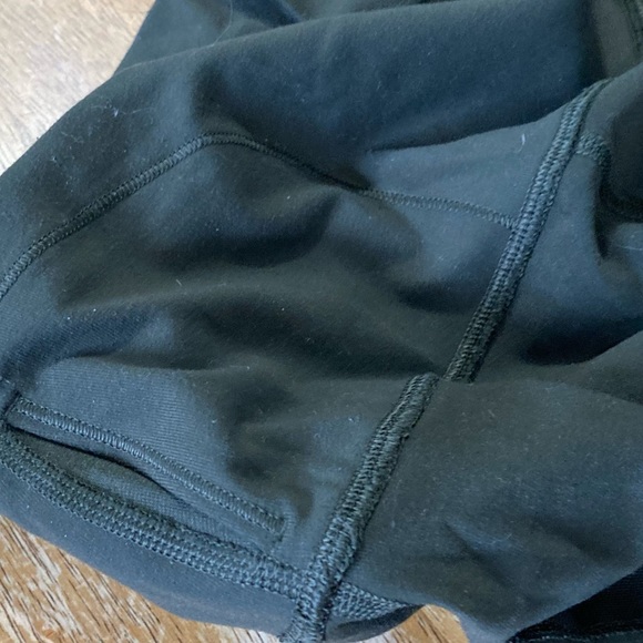 Beautiful lululemon leggings size 6 green color - Picture 4 of 11